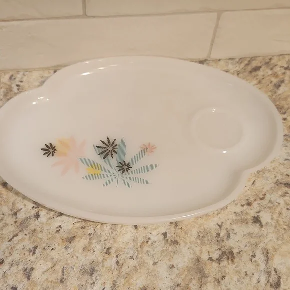 Federal Glass Milk Glass Cups And Snack Trays - Picture 3 of 5